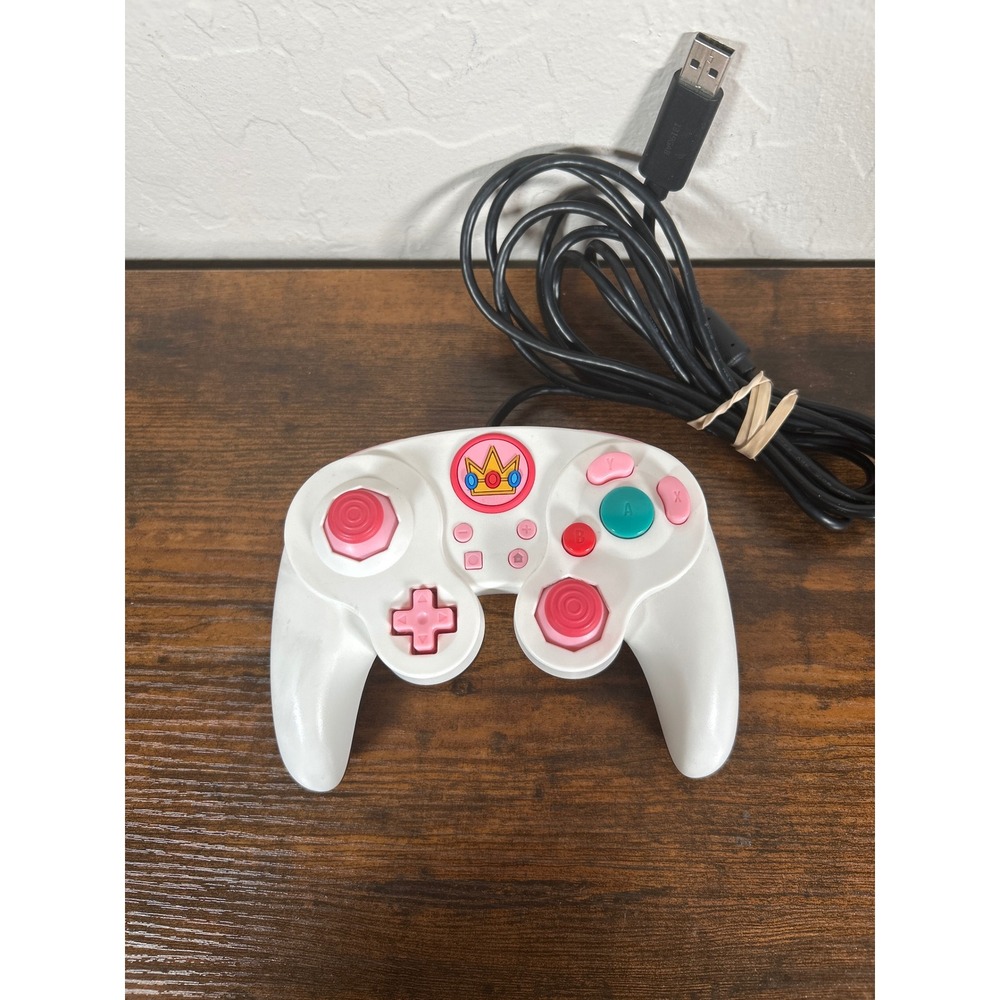 PDP Wired Fight Pad Pro Nintendo Switch Princess Peach GameCube Style Controller